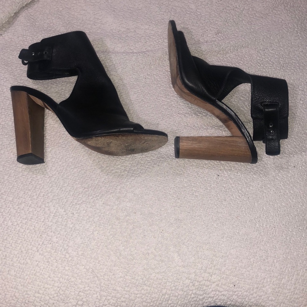 Vince Heels - Picture 2 of 2
